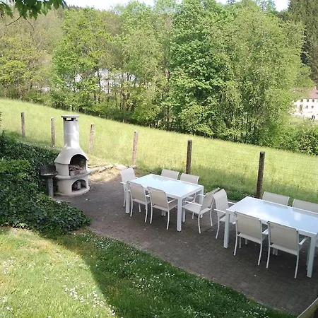 Holiday home Sneeuweifel *